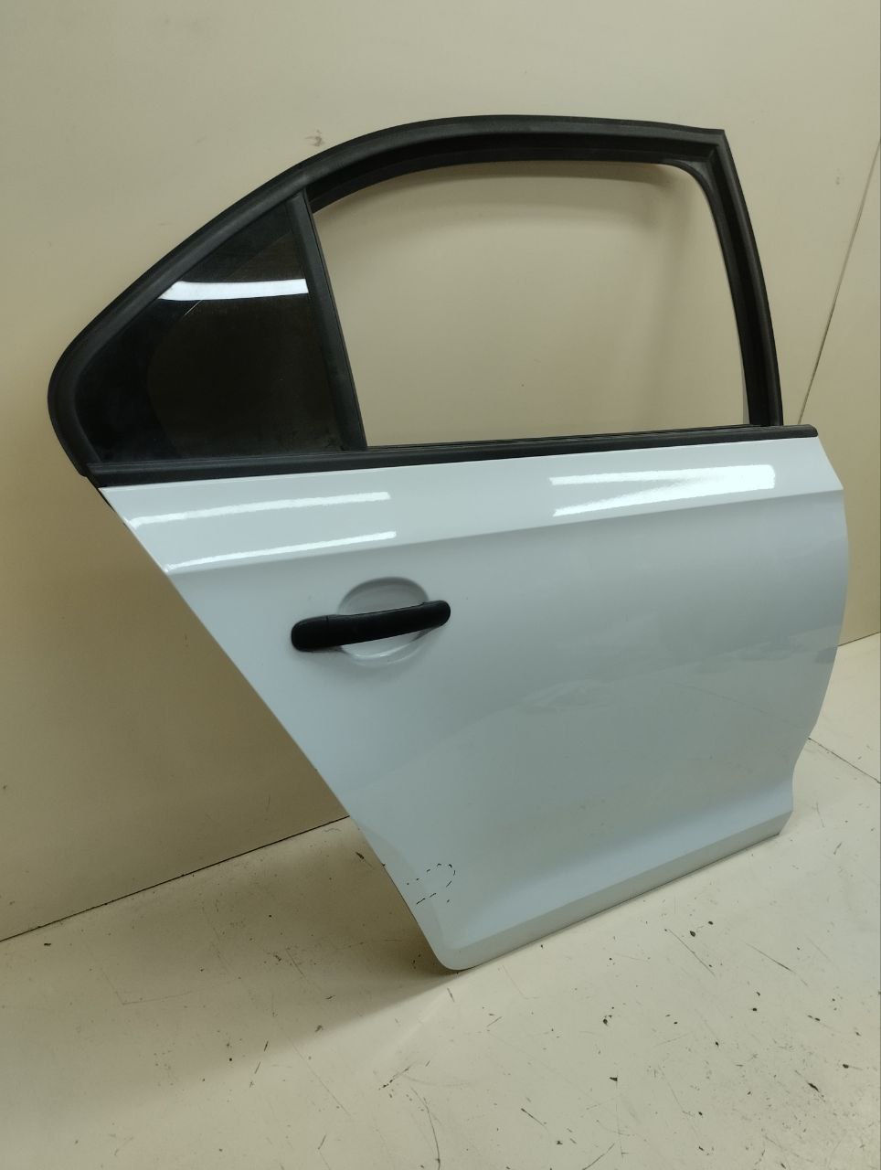 Дверь задняя правая Skoda Rapid 2012-2020