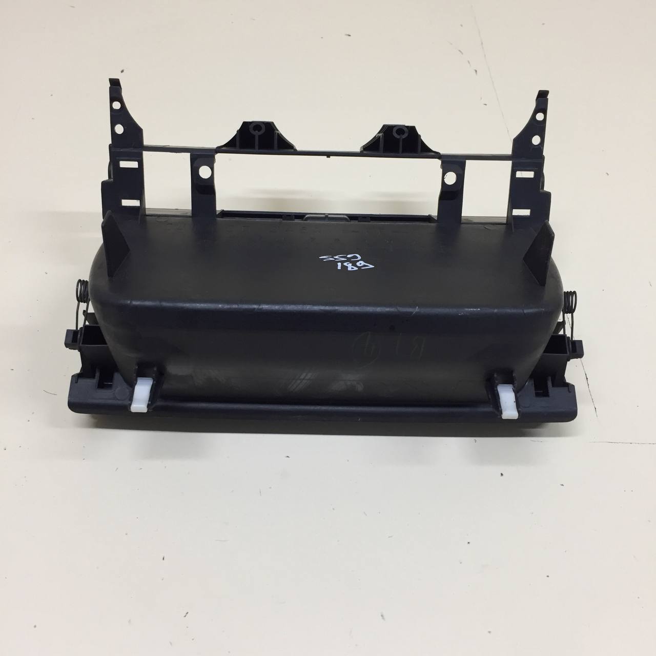 Бардачок Mazda Mazda 6 (GG) 2002-2007 Бардачок Mazda Mazda 6 (GG) 2002-2007