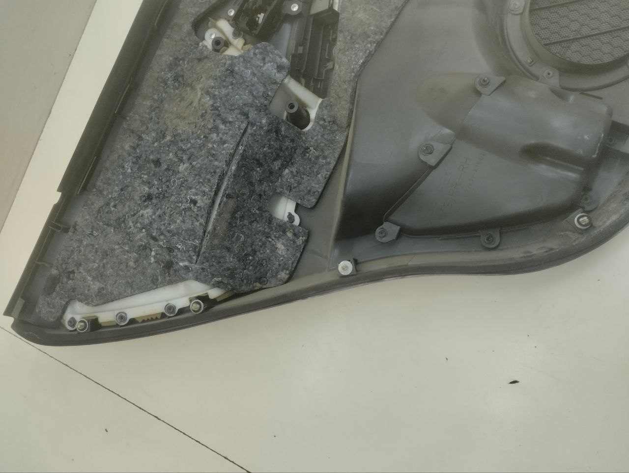Обшивка двери задней правой Toyota Rav 4 (A30) 2006-2013