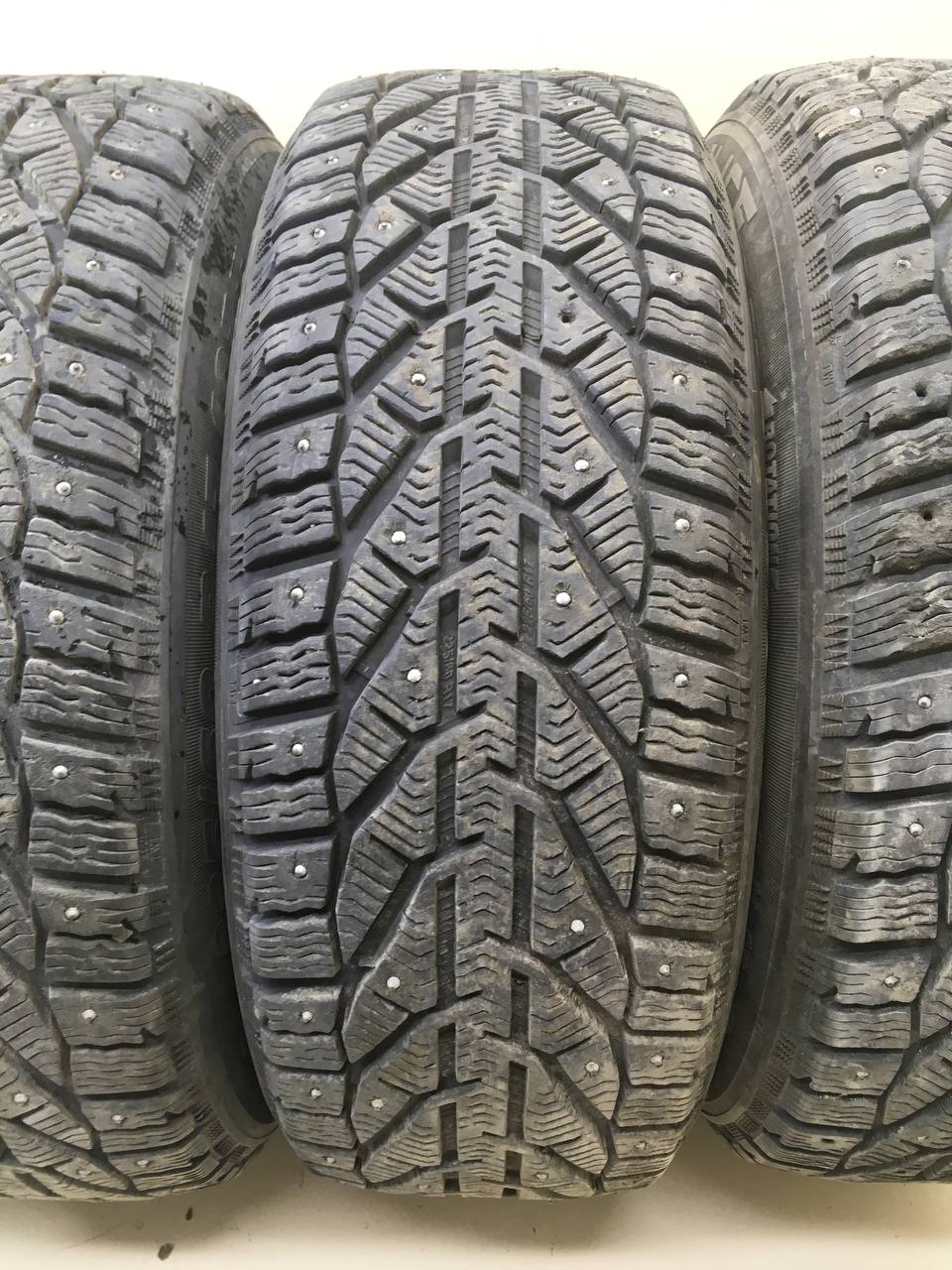 Шины к-кт R17 Зимние шипованные Tigar SUV Ice