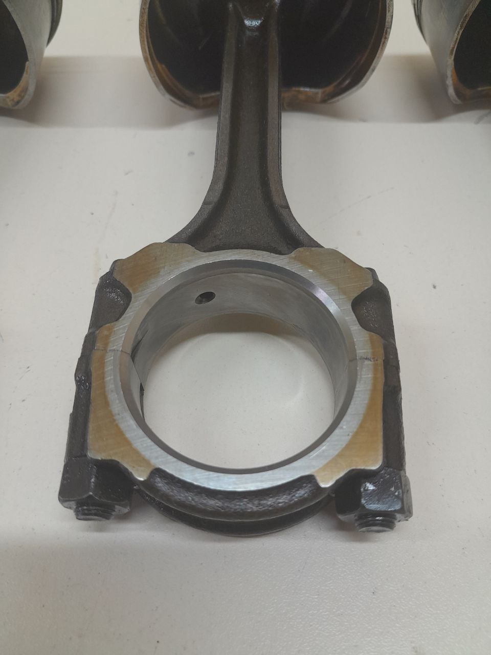 Поршень с шатуном Nissan Almera Classic (B10) 2006-2013 Поршень с шатуном Nissan Almera Classic (B10) 2006-2013