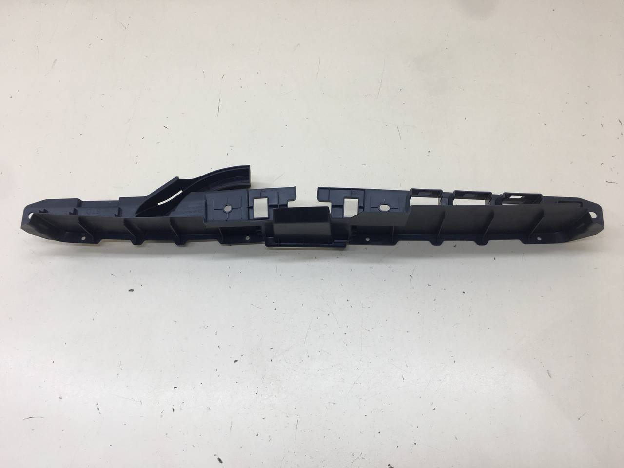 Кронштейн решетки радиатора Subaru Impreza (G13/G23) 2012-2016