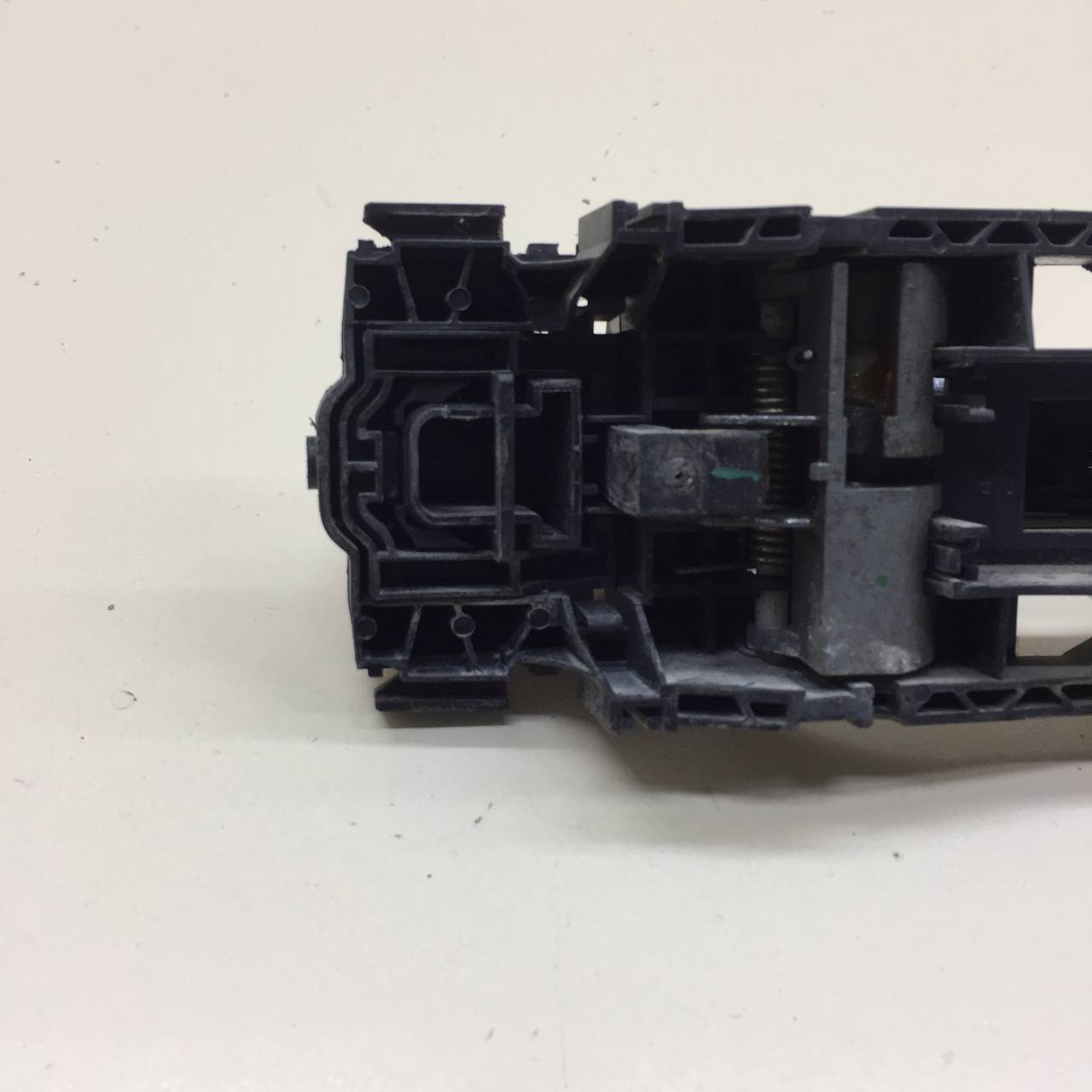 Ручка двери задней наружная левая Volkswagen Polo (MK5) 2011-2020 Ручка двери задней наружная левая Volkswagen Polo (MK5) 2011-2020