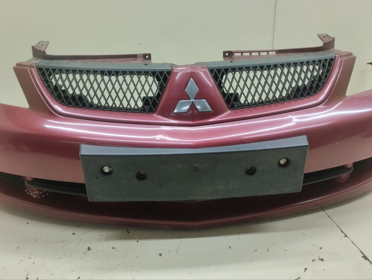 Бампер передний Mitsubishi Lancer 9  (CS/Classic) 2000-2011