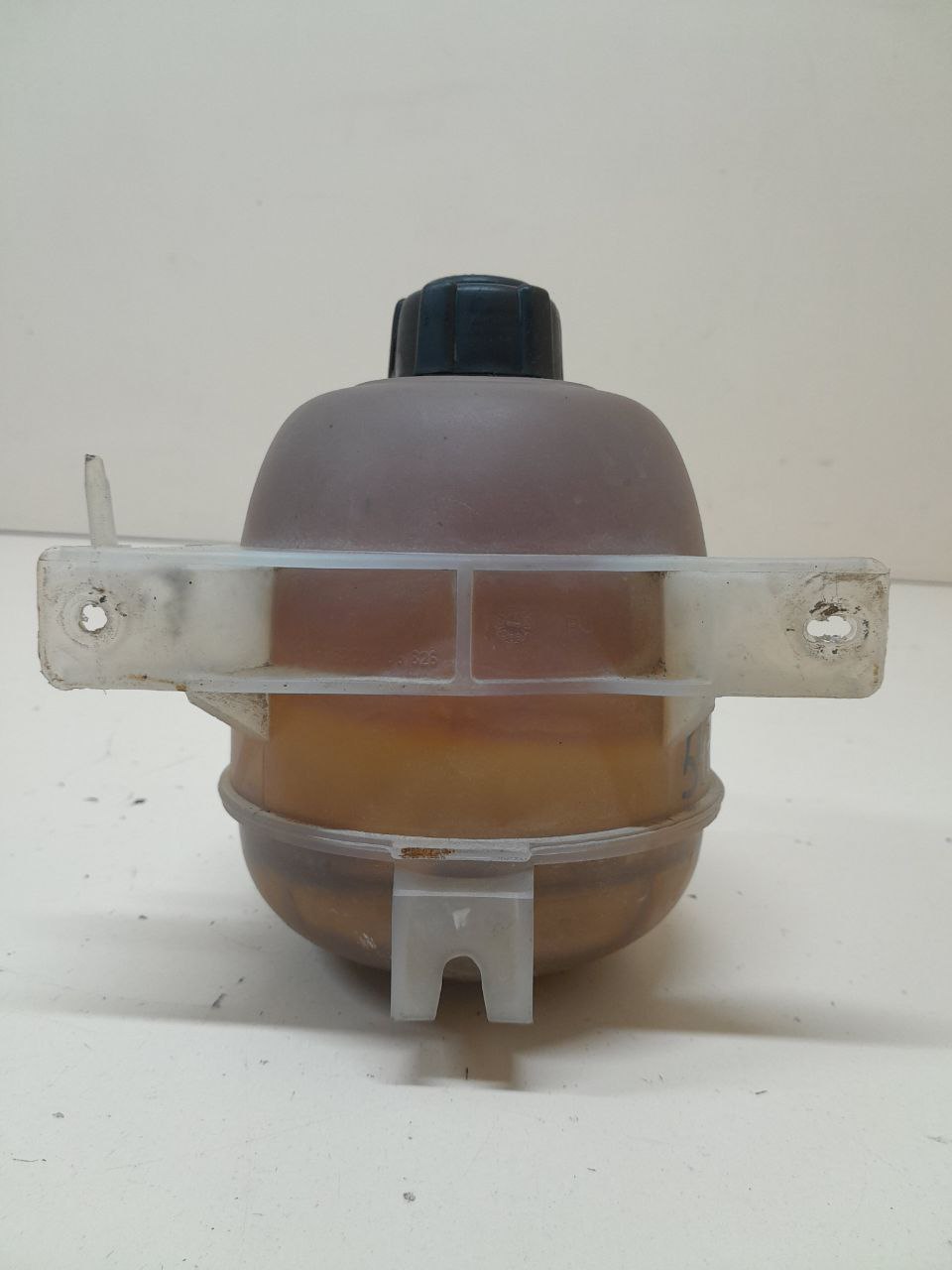 Бачок расширительный Renault Duster (HSA, HSM) 2012> Бачок расширительный Renault Duster (HSA, HSM) 2012>