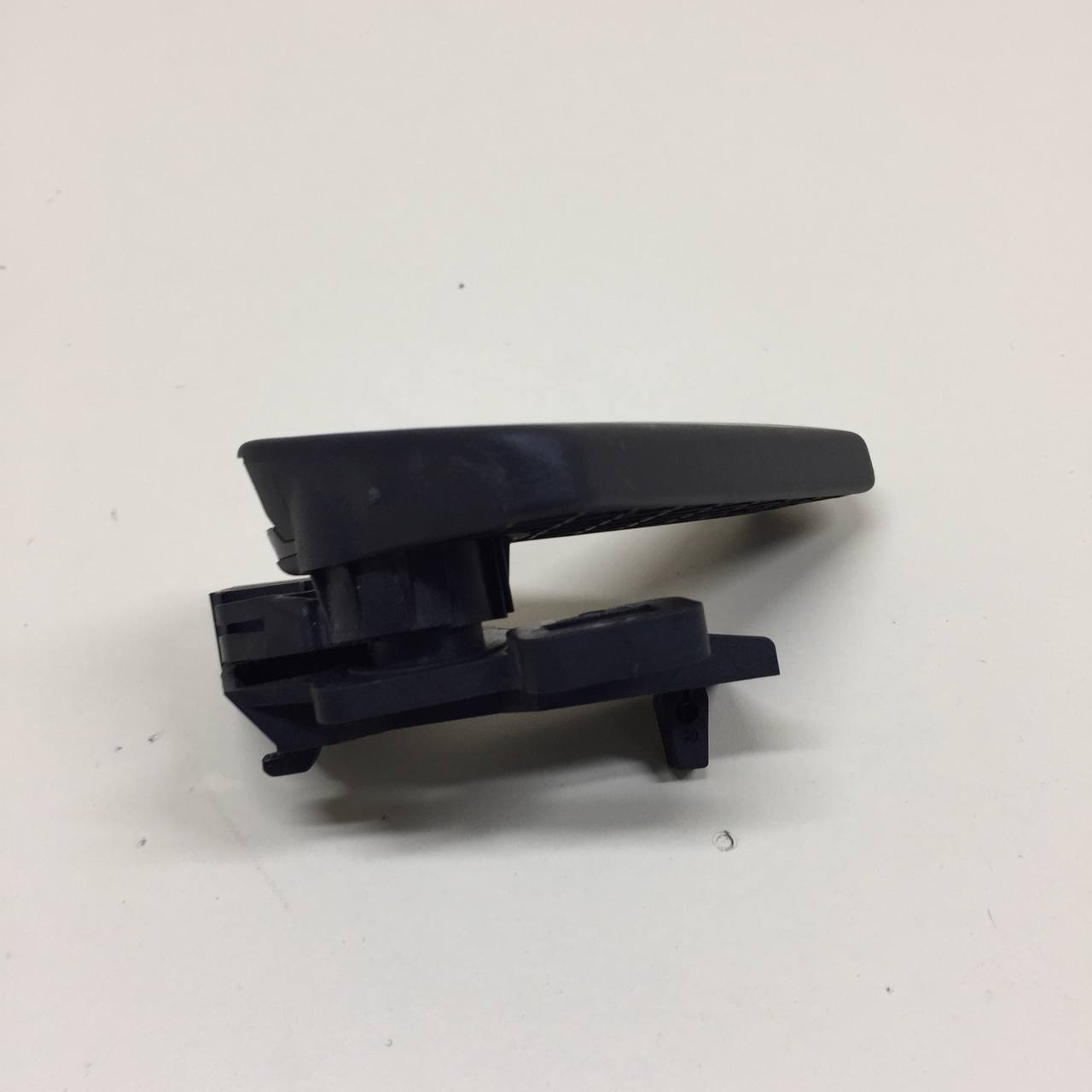 Ручка открывания капота Volkswagen Polo (MK5) 2011-2020 Ручка открывания капота Volkswagen Polo (MK5) 2011-2020