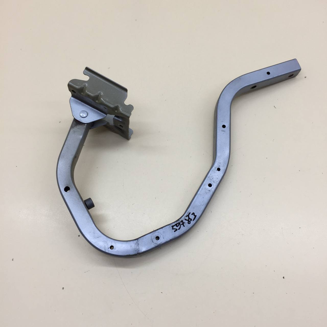 Петля крышки багажника Nissan Almera (N16) 2000-2006