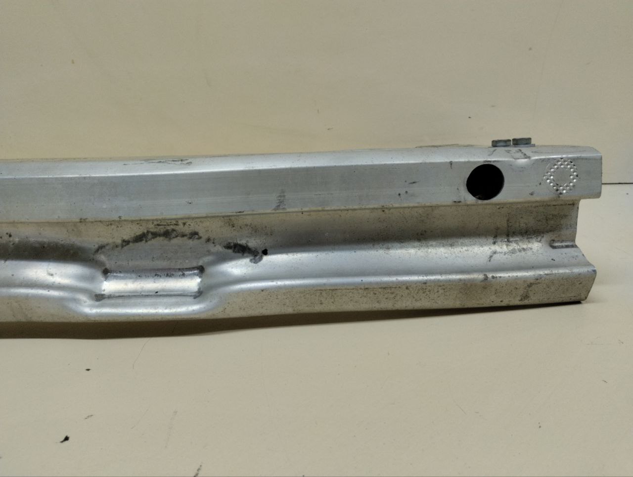 Усилитель заднего бампера Audi Q5 (8R) 2008-2017