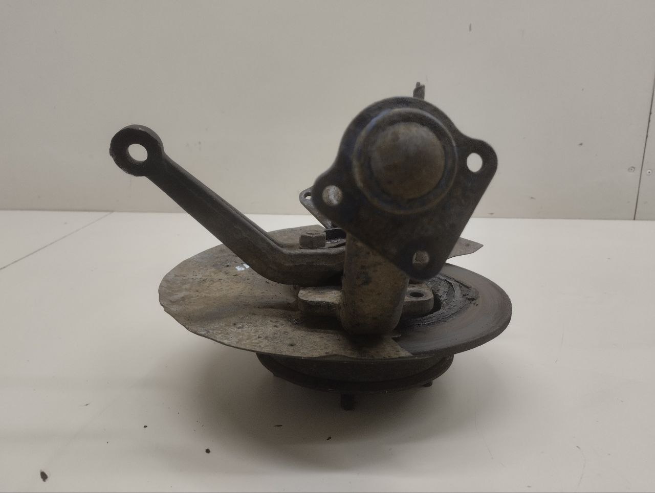 Кулак поворотный передний правый Chevrolet Niva 2009-2020