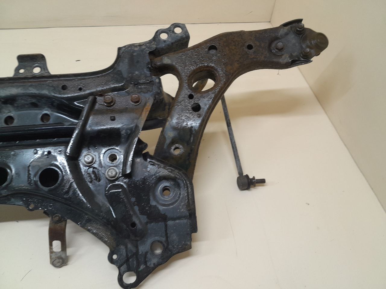 Балка подмоторная Toyota Auris (E150) 2006-2012 Балка подмоторная Toyota Auris (E150) 2006-2012