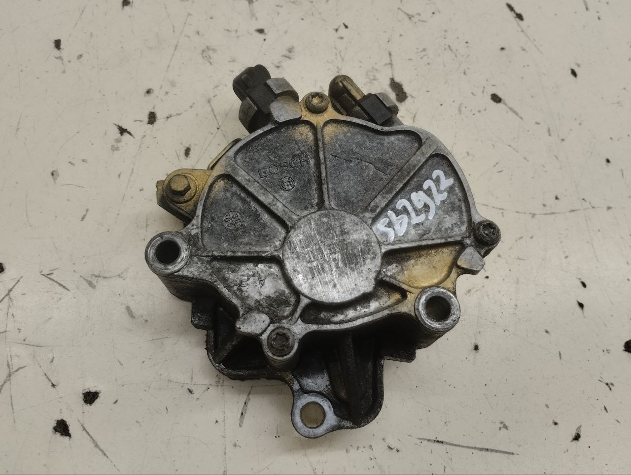 Насос вакуумный Land Rover Discovery 3 (L319) 2004-2009 Насос вакуумный Land Rover Discovery 3 (L319) 2004-2009