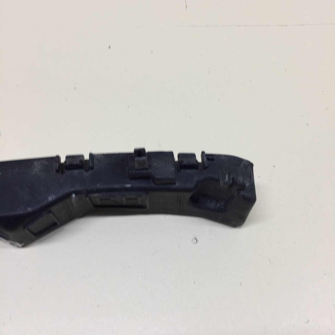 Кронштейн переднего бампера правый Kia Cerato (BD) 2018-2022