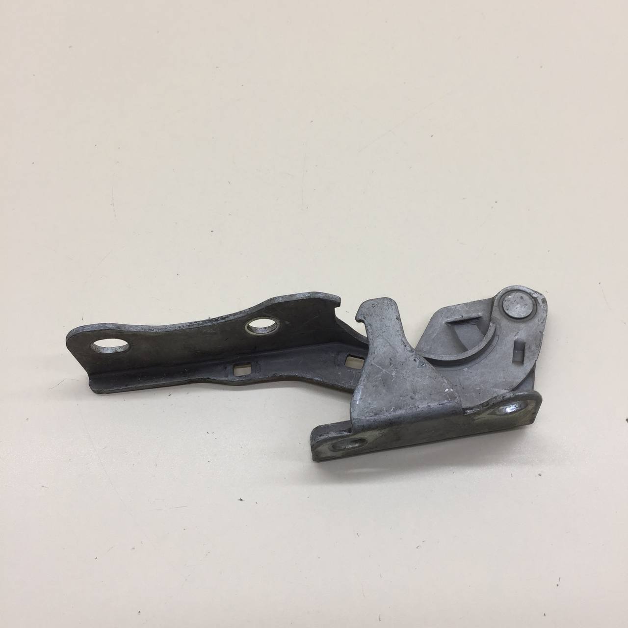 Петля капота правая Hyundai Tucson (JM) 2004-2010