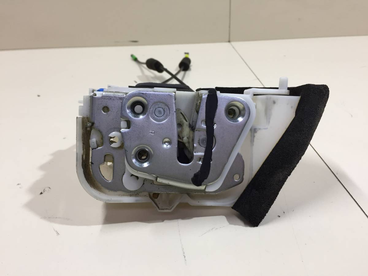 Замок двери задней правой Subaru Impreza (G12) 2007-2012