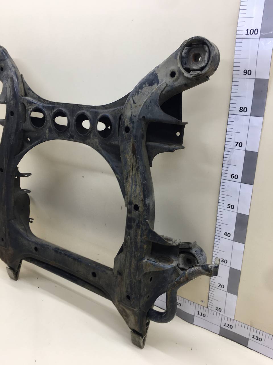 Балка подмоторная Volkswagen Touareg (7L) 2002-2010