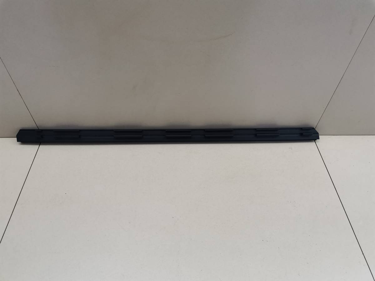 Уплотнитель стекла двери Nissan Teana J32 2008-2013