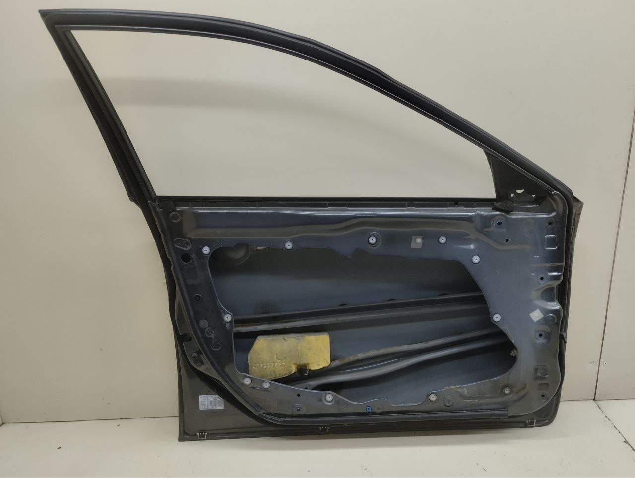 Дверь передняя левая Mazda Mazda 6 (GG) 2002-2007 Дверь передняя левая Mazda Mazda 6 (GG) 2002-2007