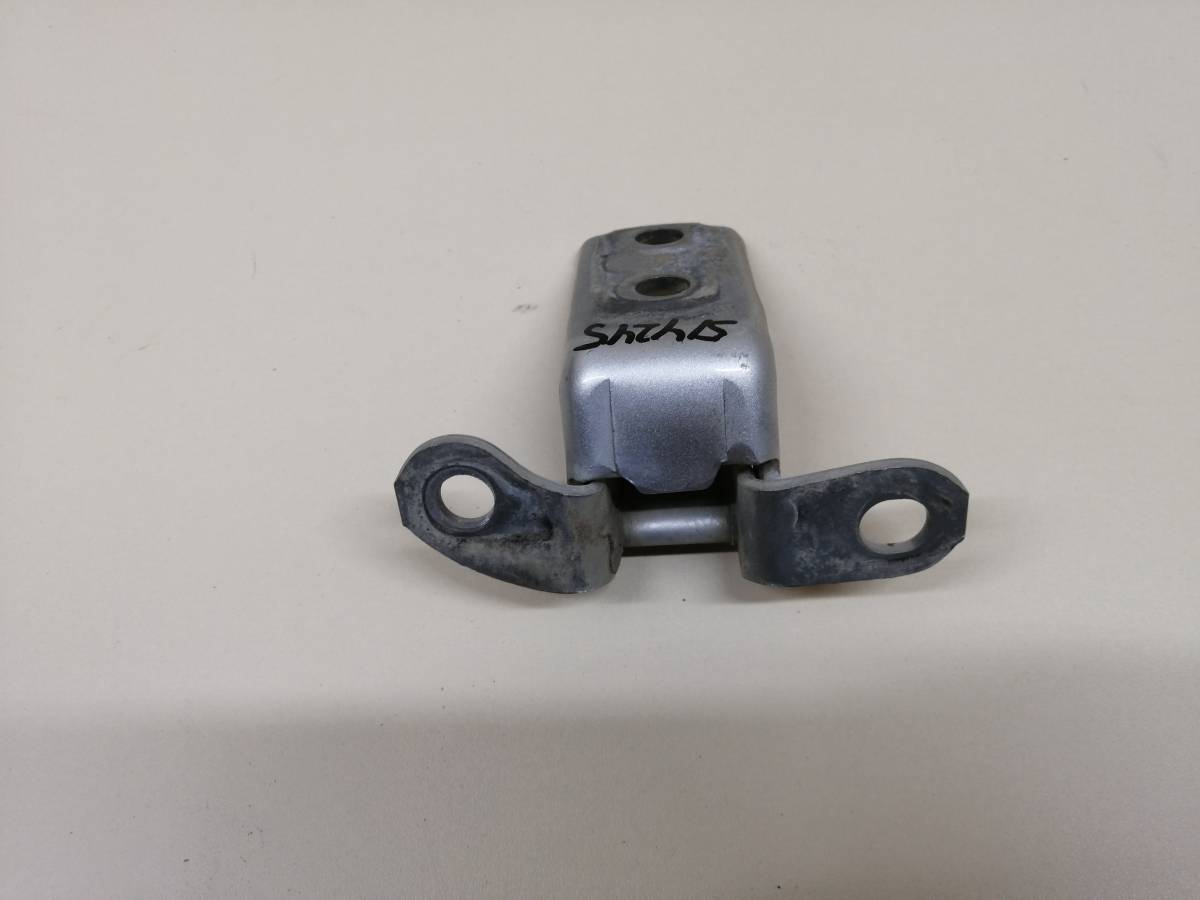 Петля двери задней правой нижняя Toyota Camry (V40) 2006-2011 Петля двери задней правой нижняя Toyota Camry (V40) 2006-2011