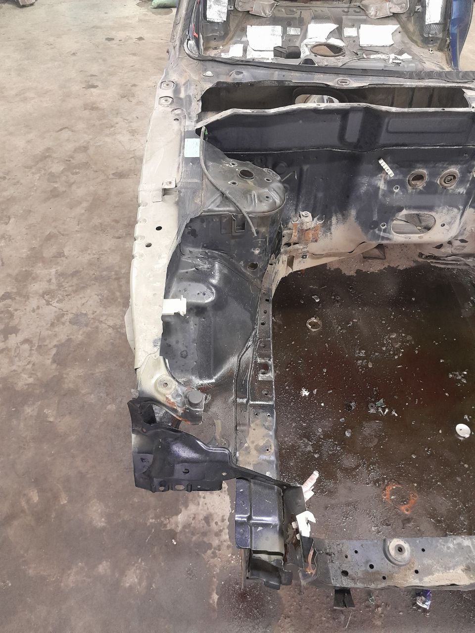 Четверть передняя правая Nissan Almera (N16) 2000-2006