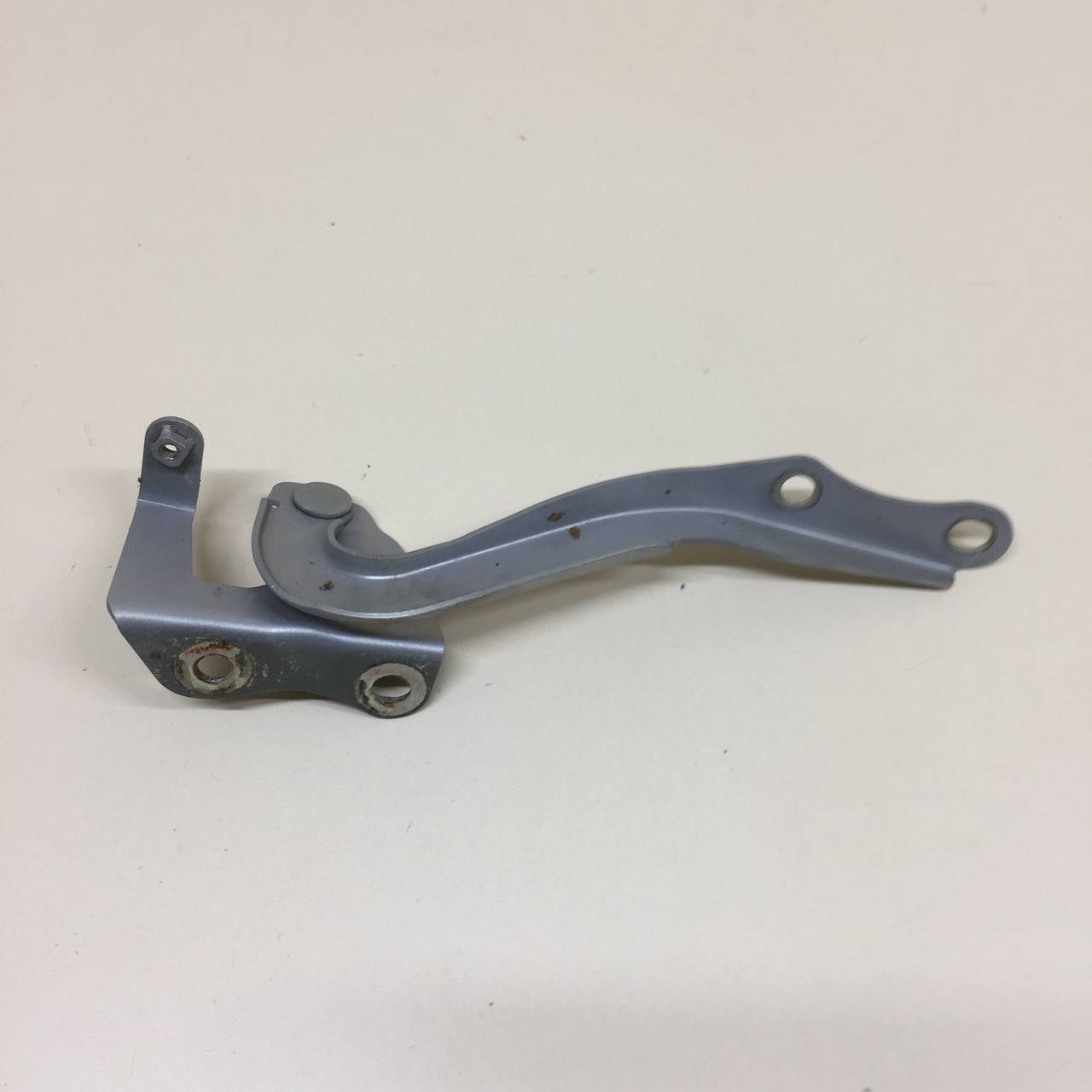Петля капота левая Toyota Auris (E150) 2006-2012