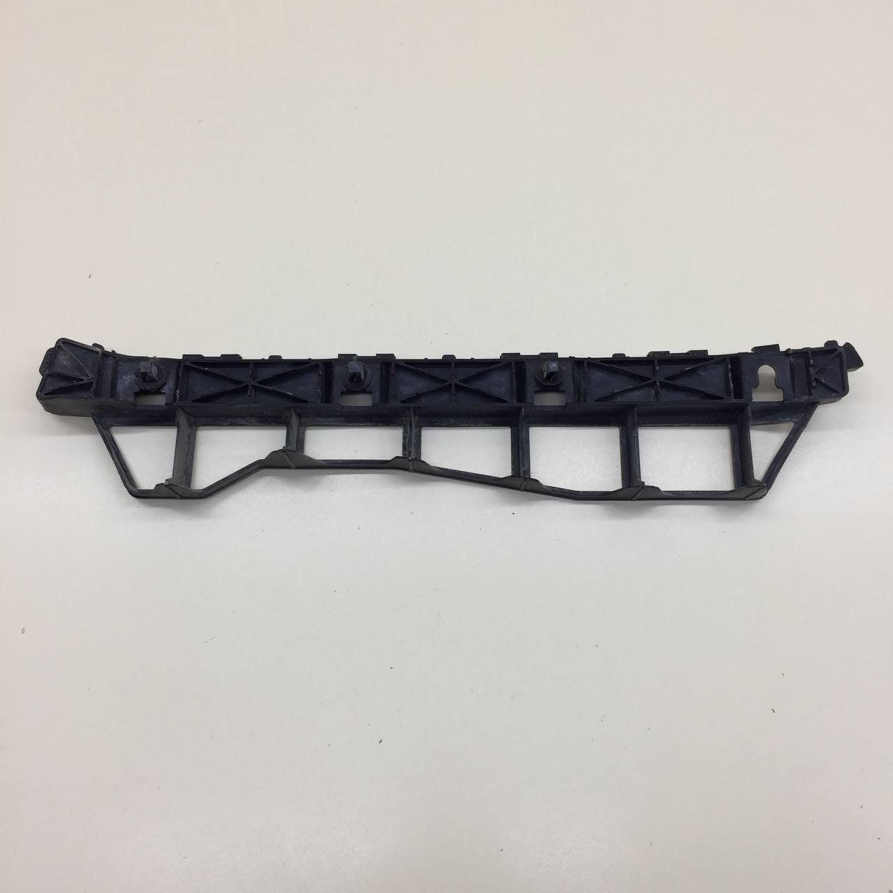 Кронштейн заднего бампера правый Hyundai i40 (VF) 2011>