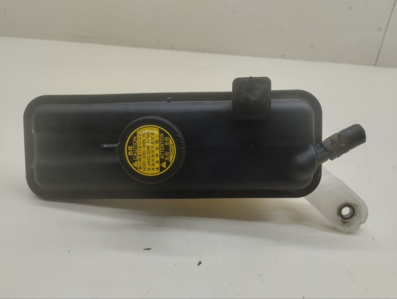 Бачок расширительный Toyota Rav 4 (A30) 2006-2013 Бачок расширительный Toyota Rav 4 (A30) 2006-2013