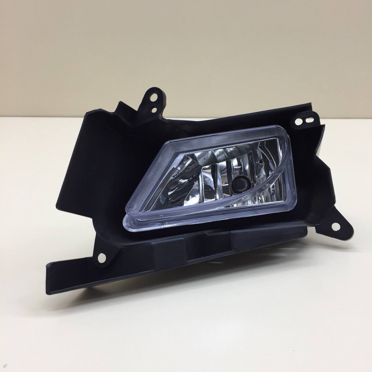 Фара противотуманная левая Mazda Mazda 3 (BL) 2009-2013