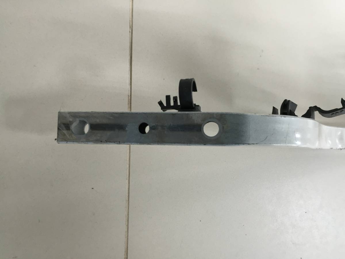 Петля крышки багажника Toyota Mark II  (X100) 1996-2000