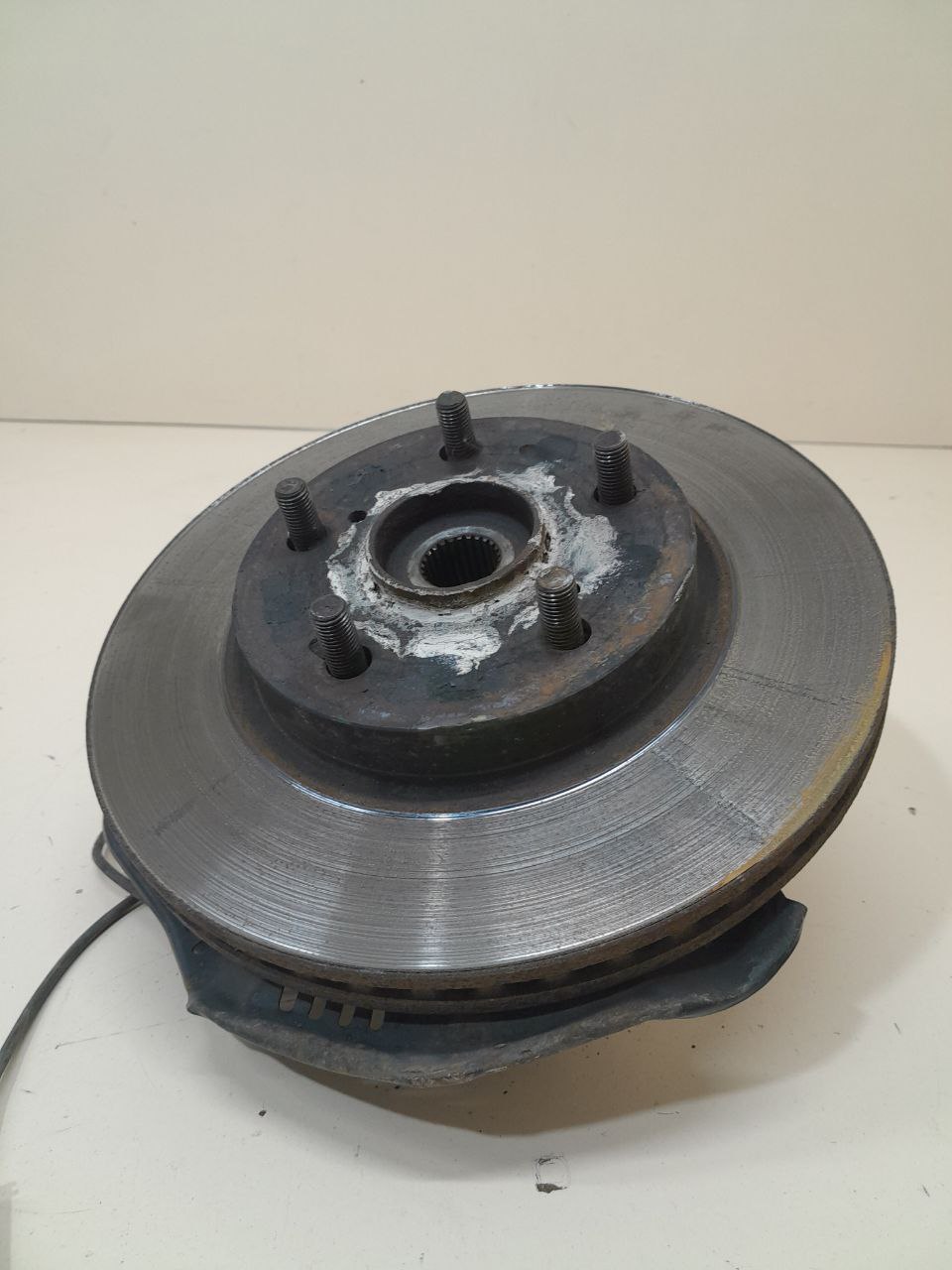 Кулак поворотный передний правый Toyota Corolla E150 2006-2013