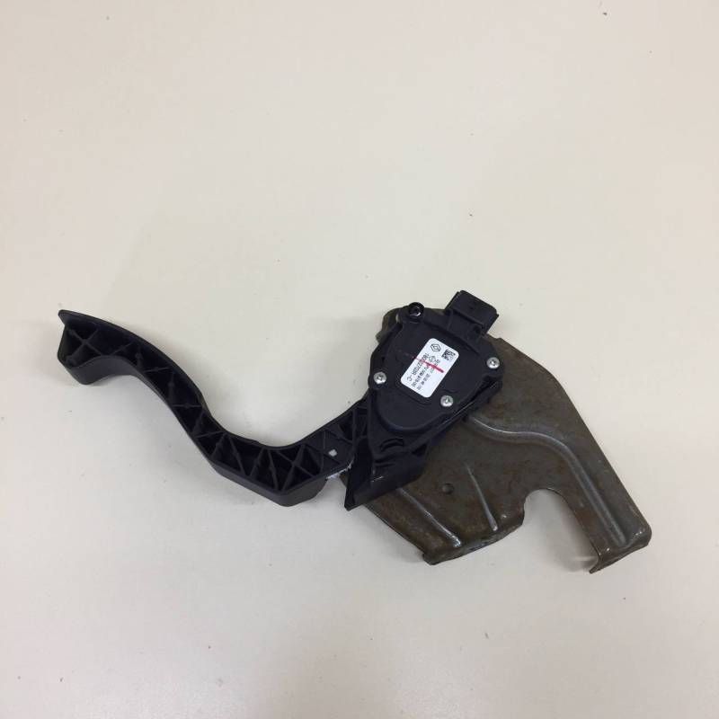 Педаль газа Renault Duster (HSA, HSM) 2012> Педаль газа Renault Duster (HSA, HSM) 2012>