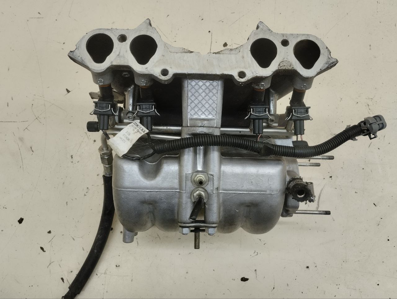 Коллектор впускной Chevrolet Niva 2009-2020 Коллектор впускной Chevrolet Niva 2009-2020