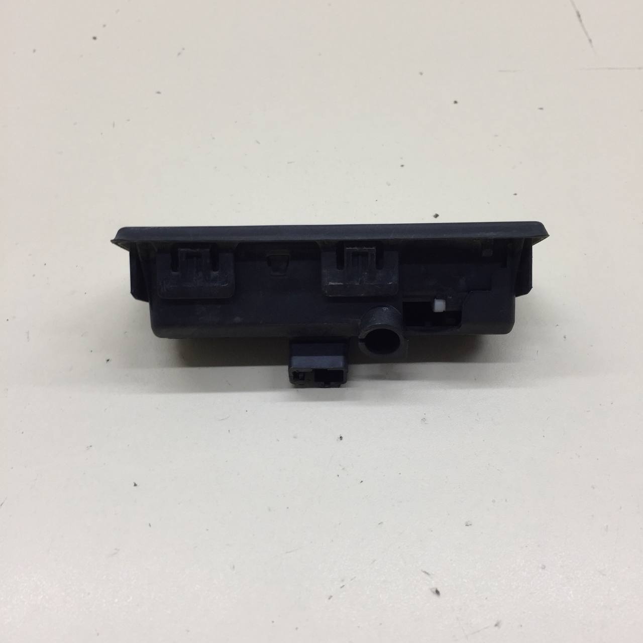 Кнопка открывания багажника Volkswagen Polo (MK5) 2011-2020