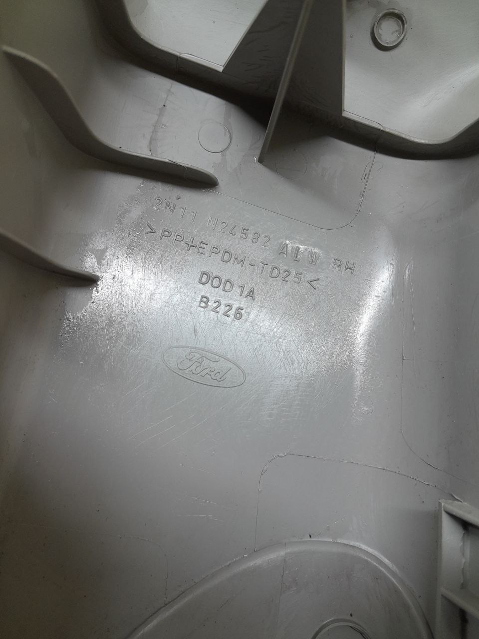 Обшивка стойки Ford Fusion (JU) 2002-2012