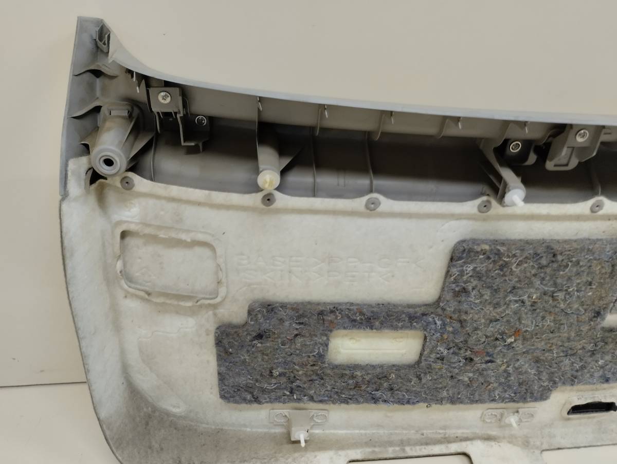 Обшивка двери багажника Lexus RX 350 /450h (XL10) 2009-2015 Обшивка двери багажника Lexus RX 350 /450h (XL10) 2009-2015