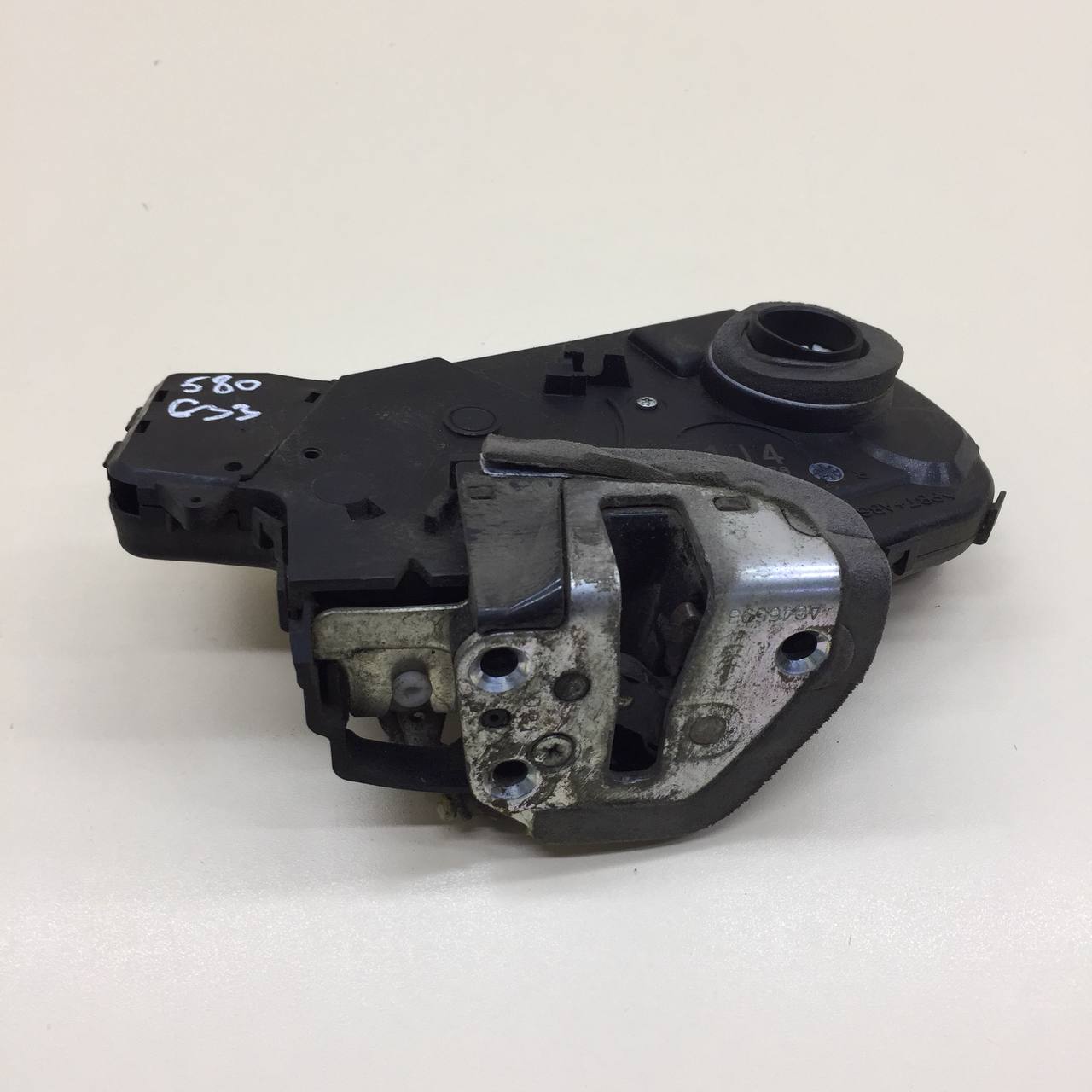 Замок багажника Toyota Rav 4 (A30) 2006-2013