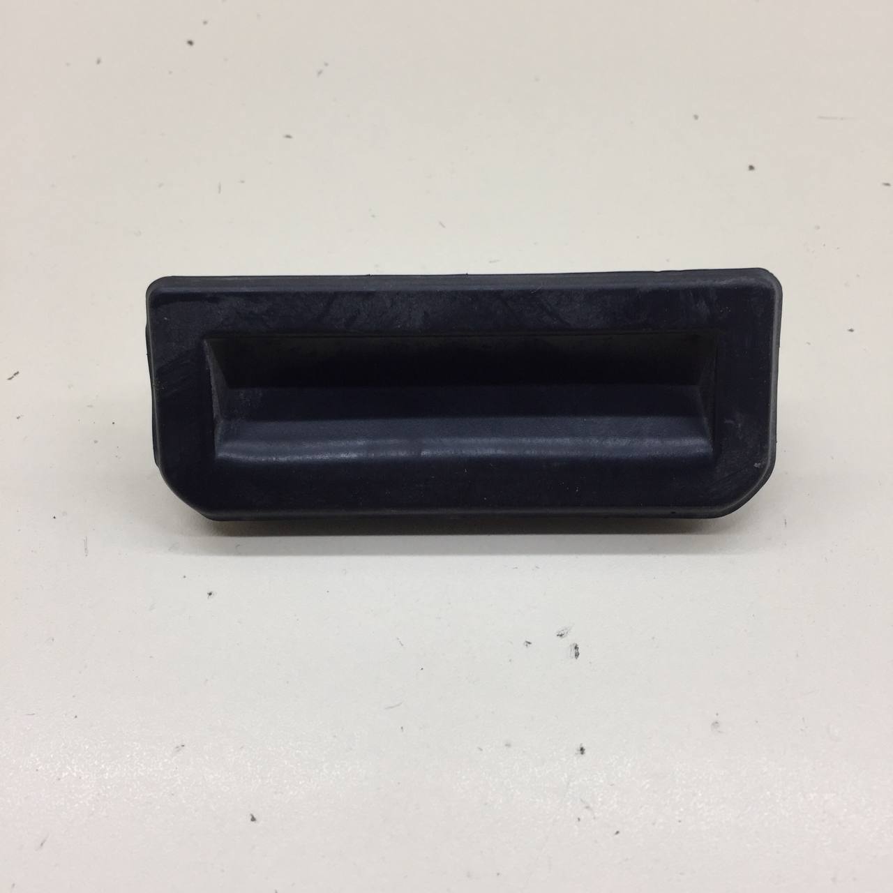 Кнопка открывания багажника Volkswagen Polo (MK5) 2011-2020