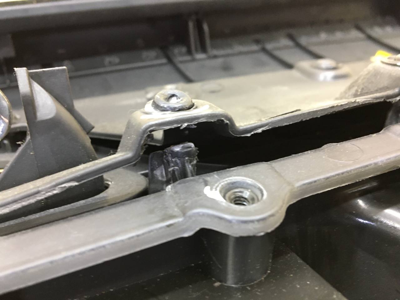 Обшивка двери передней левой Chevrolet Cruze (J300) 2009-2016