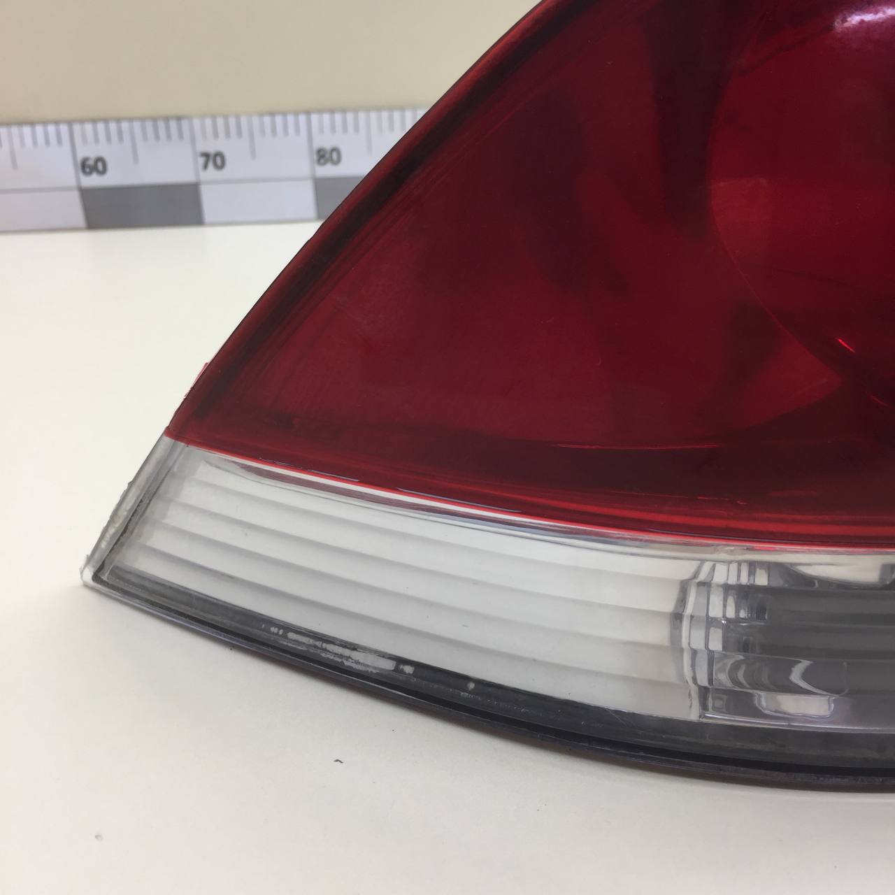 Фонарь задний левый Mitsubishi Lancer 9  (CS/Classic) 2000-2011