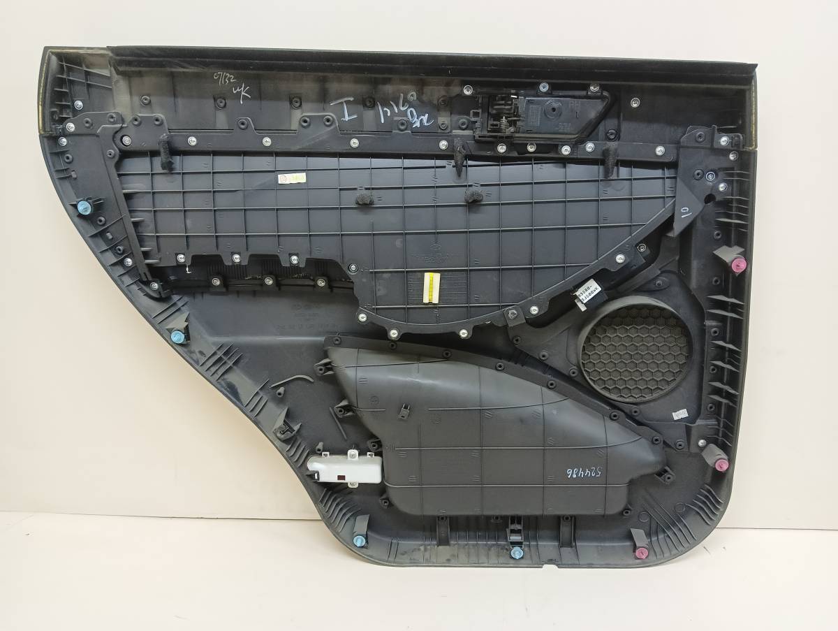 Обшивка двери задней правой Hyundai ix55 2007-2013