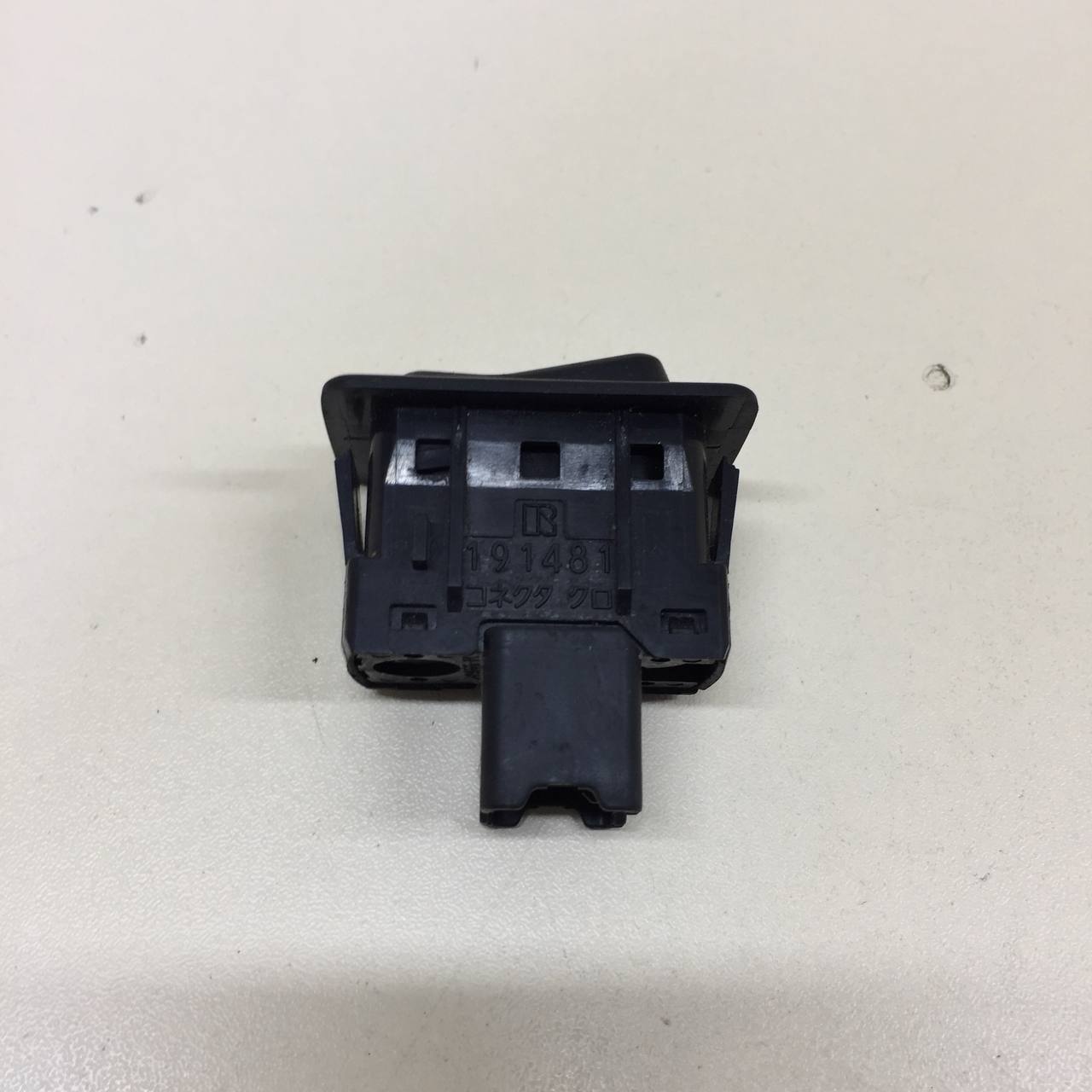 Кнопка обогрева сидений Mazda CX-7 (ER) 2006-2012