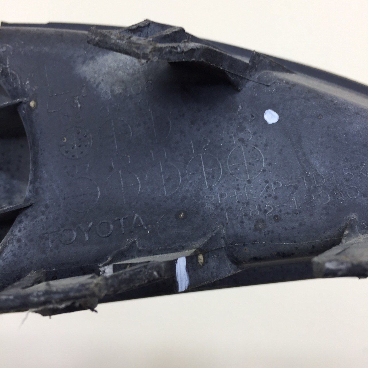 Рамка противотуманной фары левой Toyota Auris (E150) 2006-2012