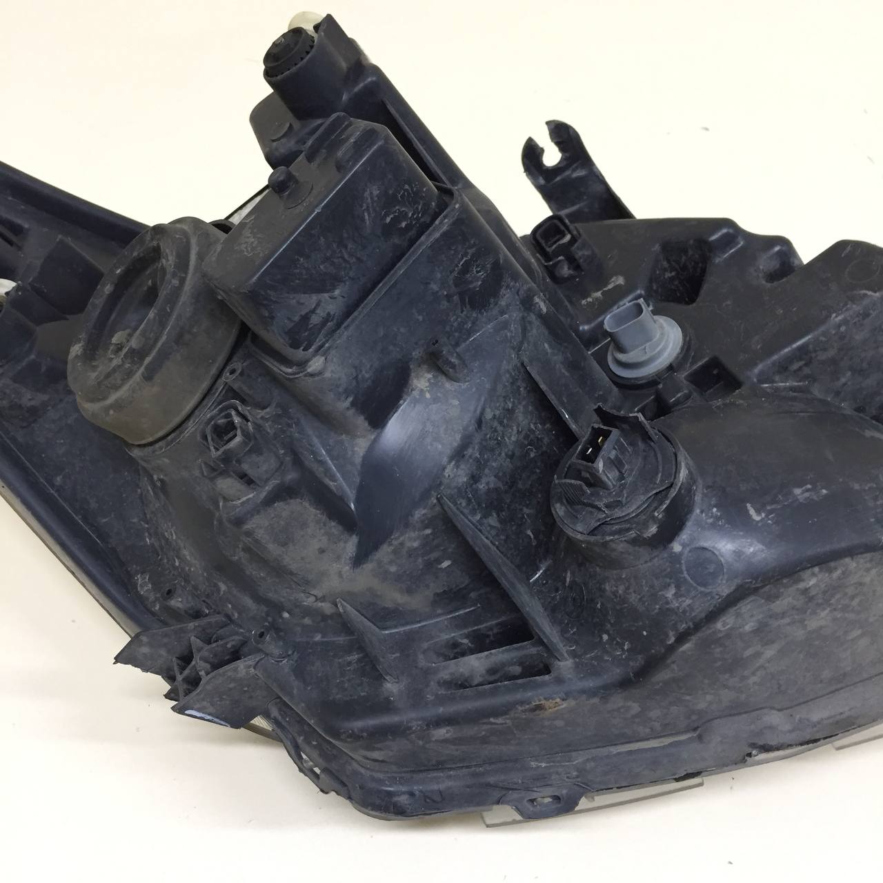 Фара левая Chevrolet Cobalt (T250) 2011-2015 Фара левая Chevrolet Cobalt (T250) 2011-2015