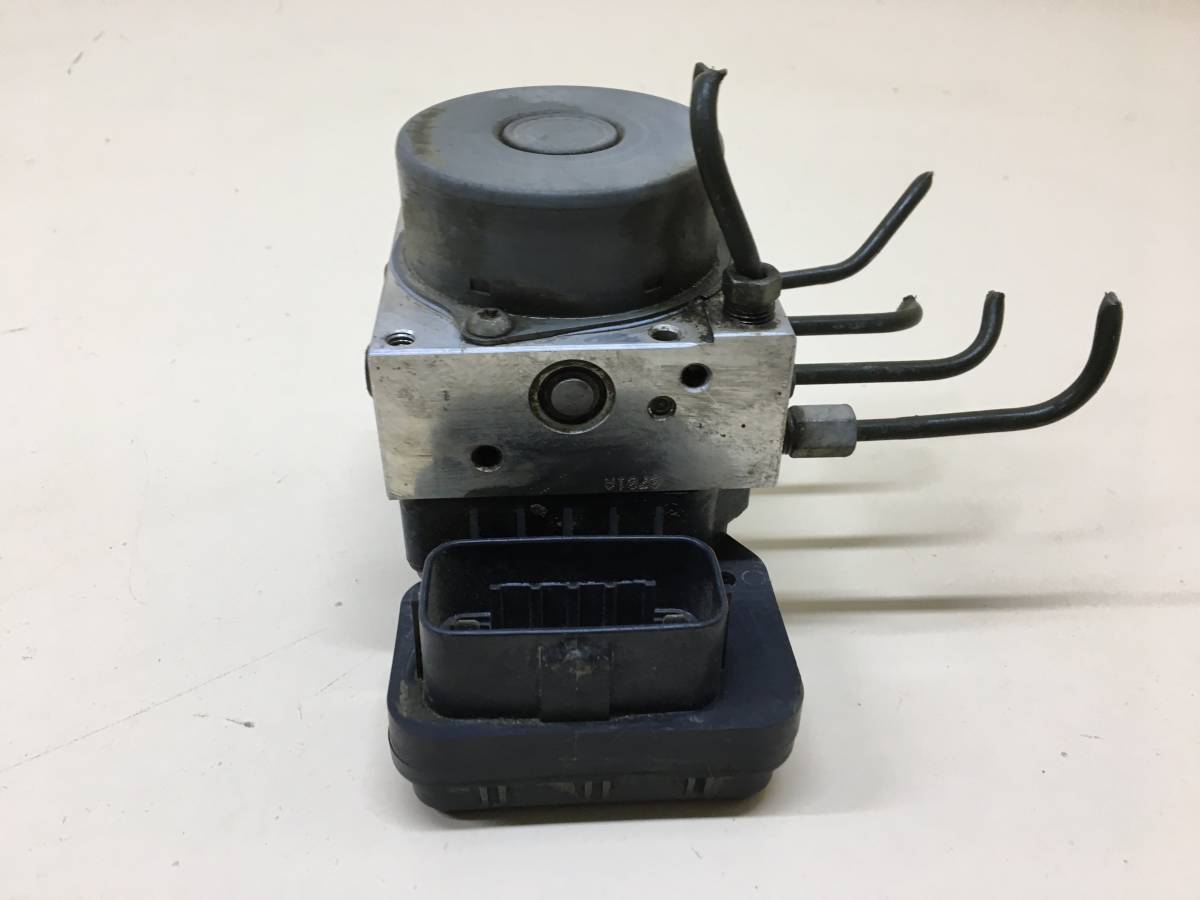 Блок ABS (насос) Toyota Auris (E150) 2006-2012