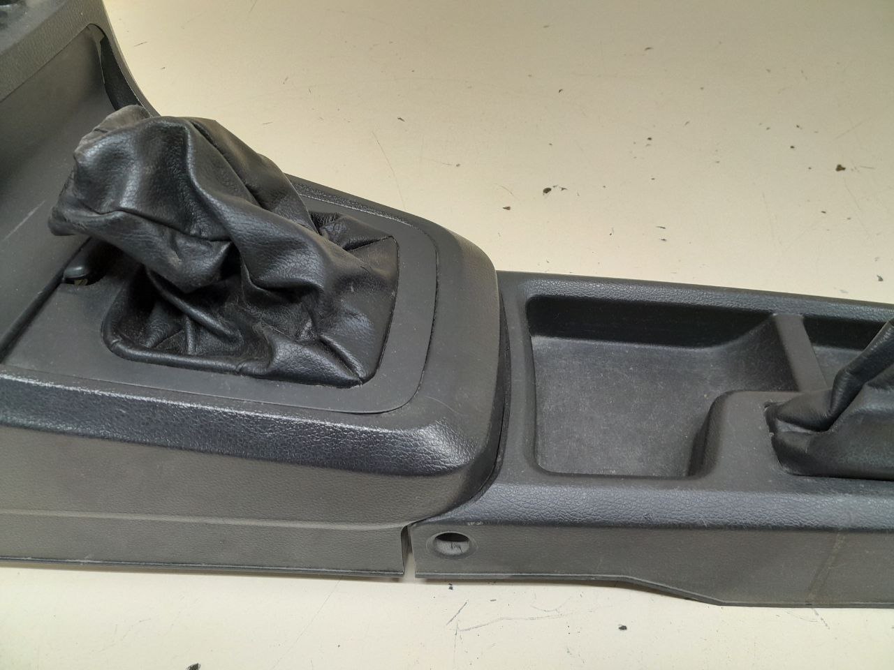 Консоль центральная Daewoo Nexia (N150) 2008-2016 Консоль центральная Daewoo Nexia (N150) 2008-2016
