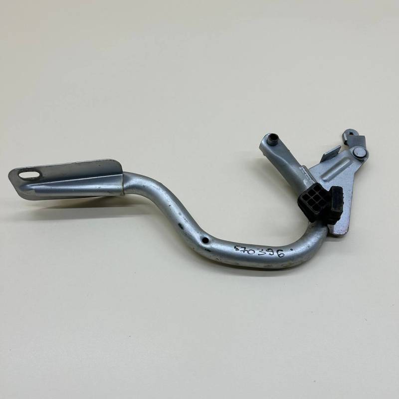 Петля крышки багажника Lada Priora 2007-2018