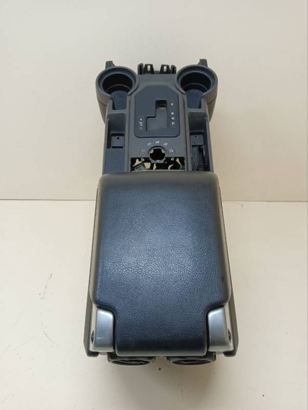 Консоль центральная Land Rover Discovery 3 2004-2009
