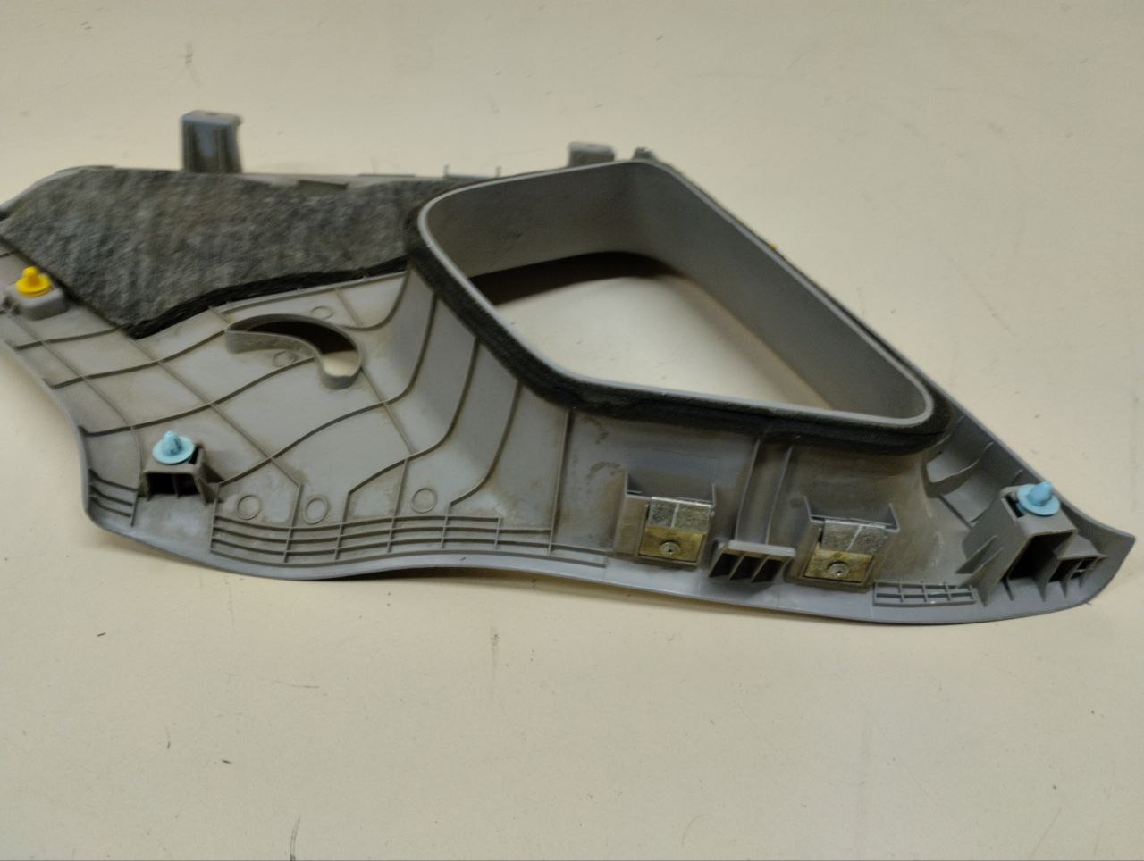 Обшивка стойки Kia Venga (YN) 2010-2017