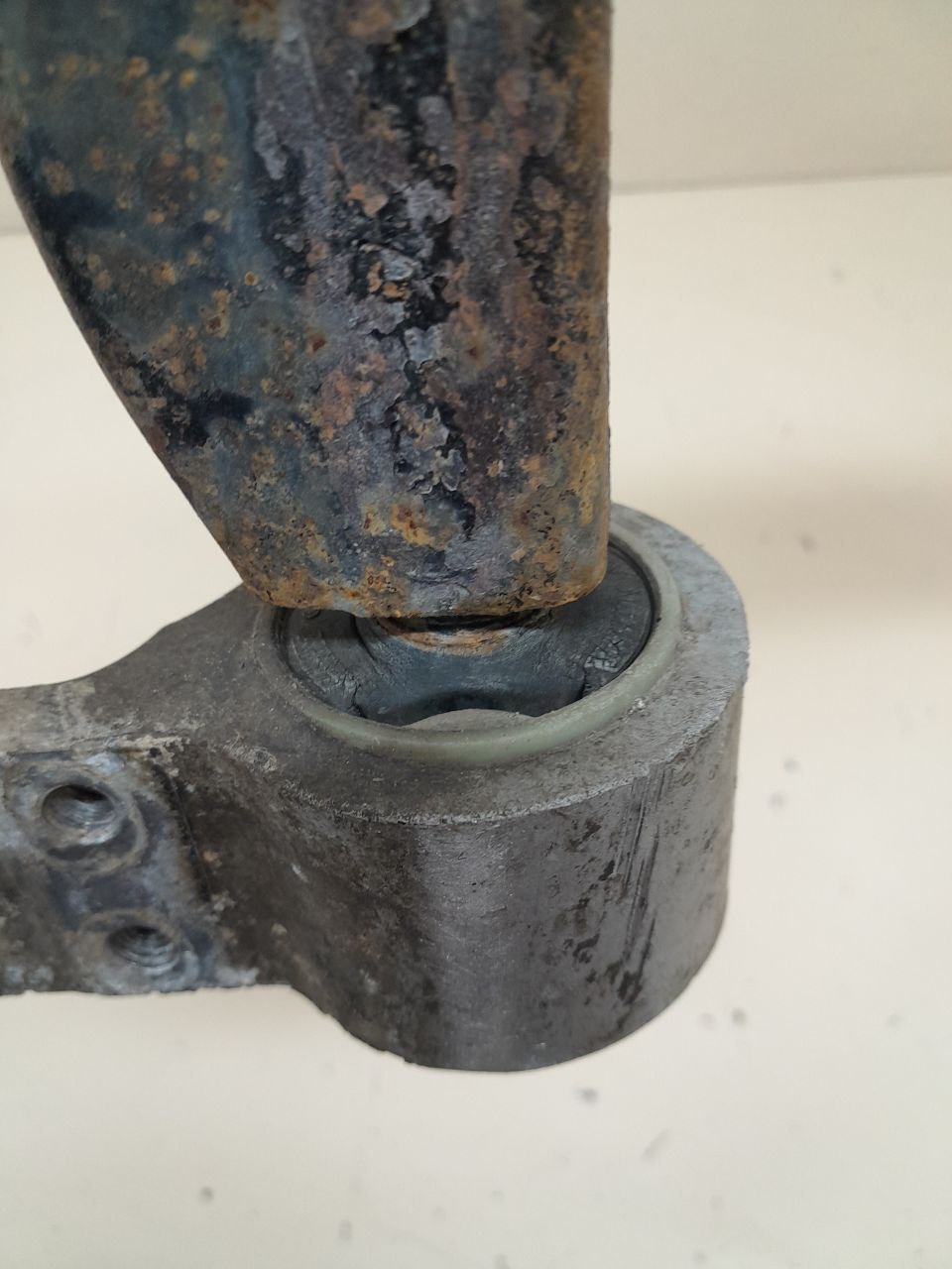 Рычаг передний левый Ford Fusion (JU) 2002-2012