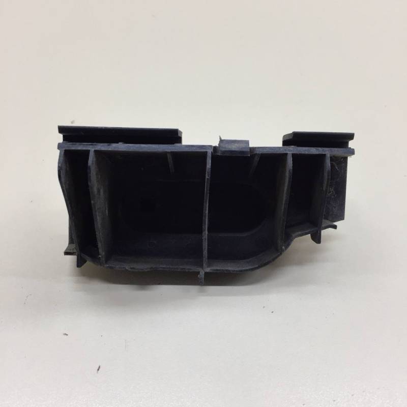 Кронштейн заднего бампера правый Toyota Corolla E120 2001-2007