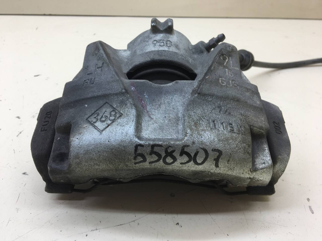 Суппорт передний левый Renault Duster (HSA, HSM) 2012> Суппорт передний левый Renault Duster (HSA, HSM) 2012>